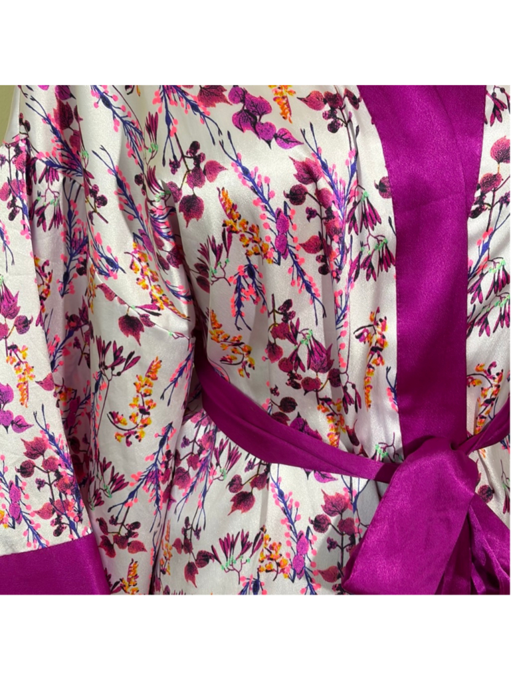 Victoria's Secret Kimono Satin Robe Pink Floral, SZ M - Picture 4 of 9